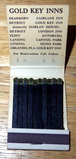Park Plaza Motor Hotel - Matchbook For Gold Key Inns